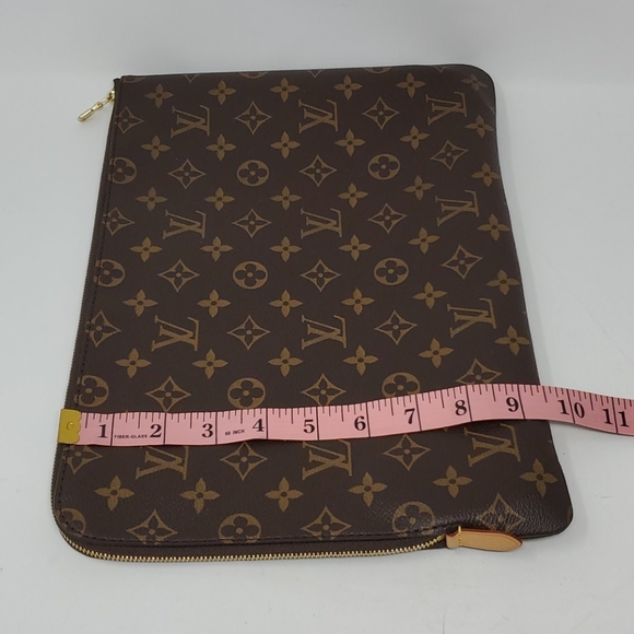 Auth Louis Vuitton Laptop/ Document Clucth Bag - Picture 16 of 16